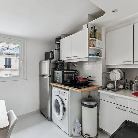 Magnifique Duplex Metro 2pers شقة باريس